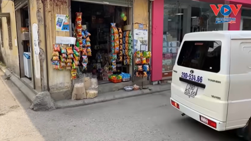 Đắp ụ bê tông để bảo vệ tường nhà